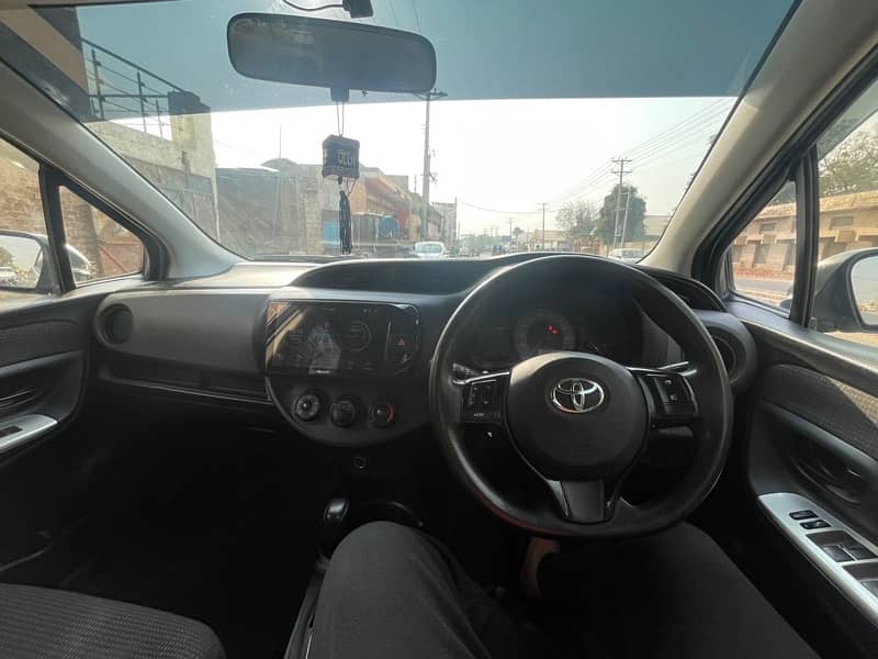 Toyota Vitz 2014 5