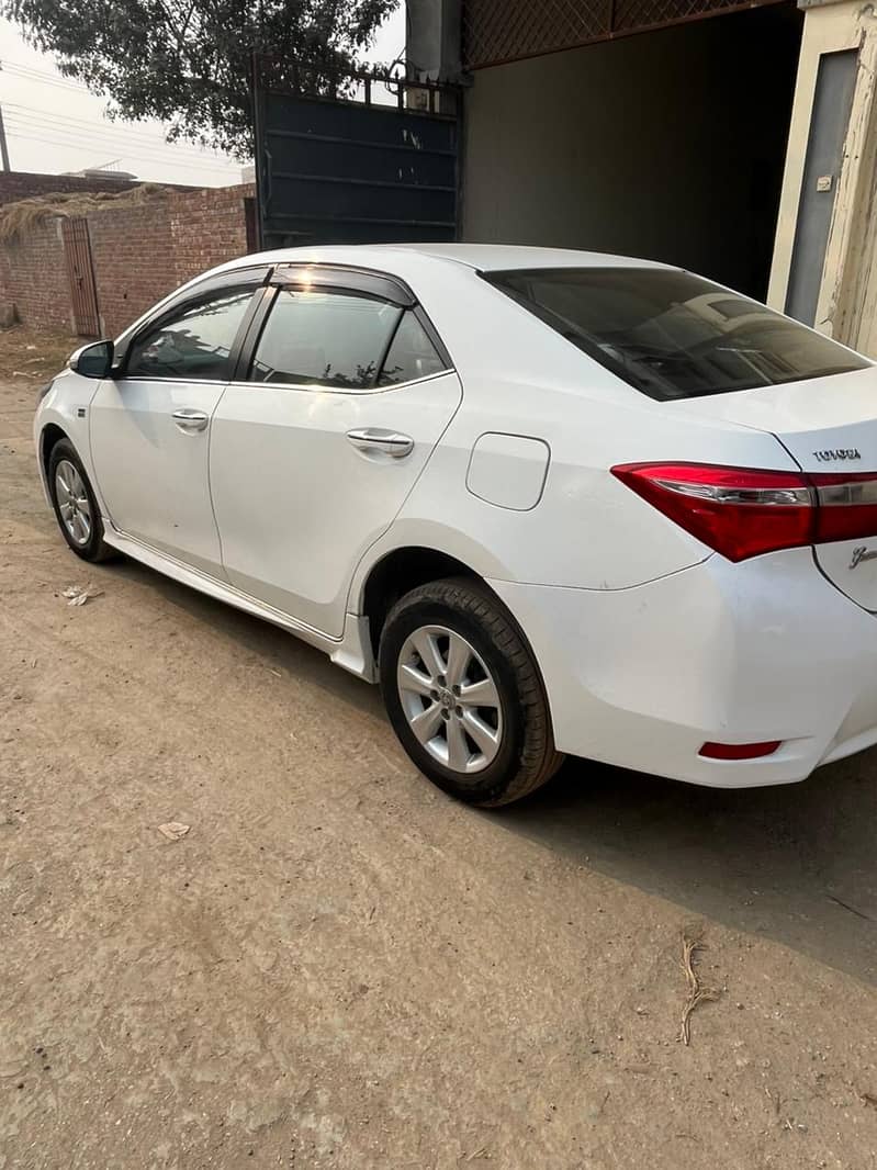 Toyota Corolla Altis 2015 5