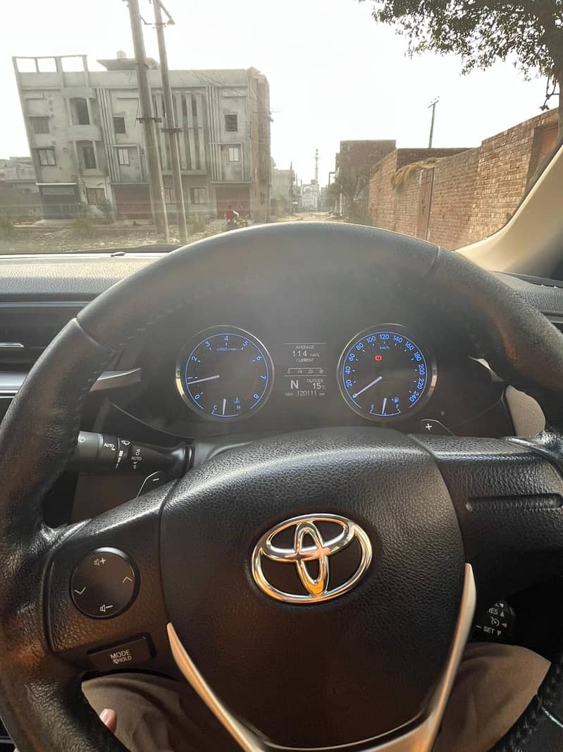 Toyota Corolla Altis 2015 14