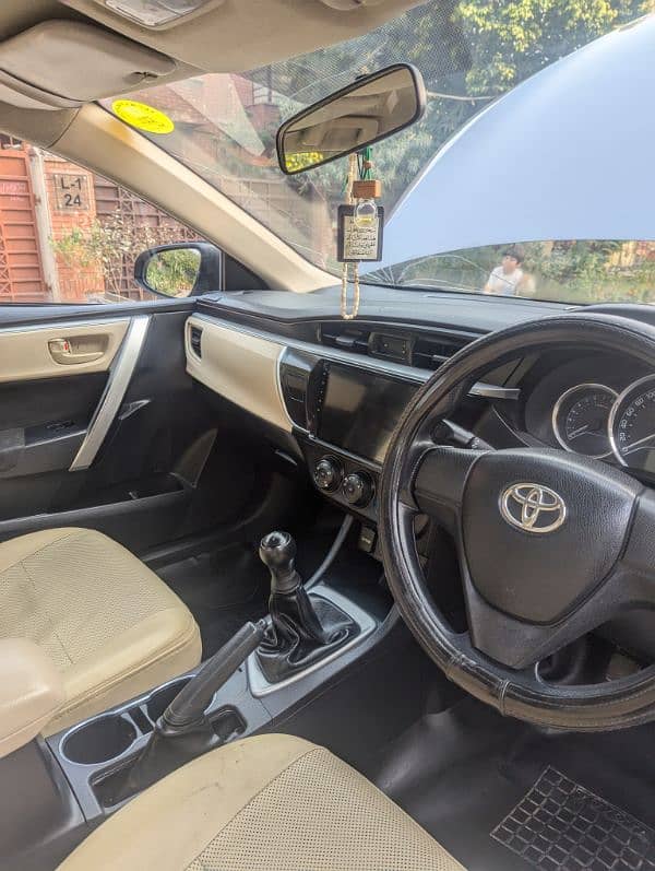 Toyota Corolla GLI 2015 Urgent Sale 10