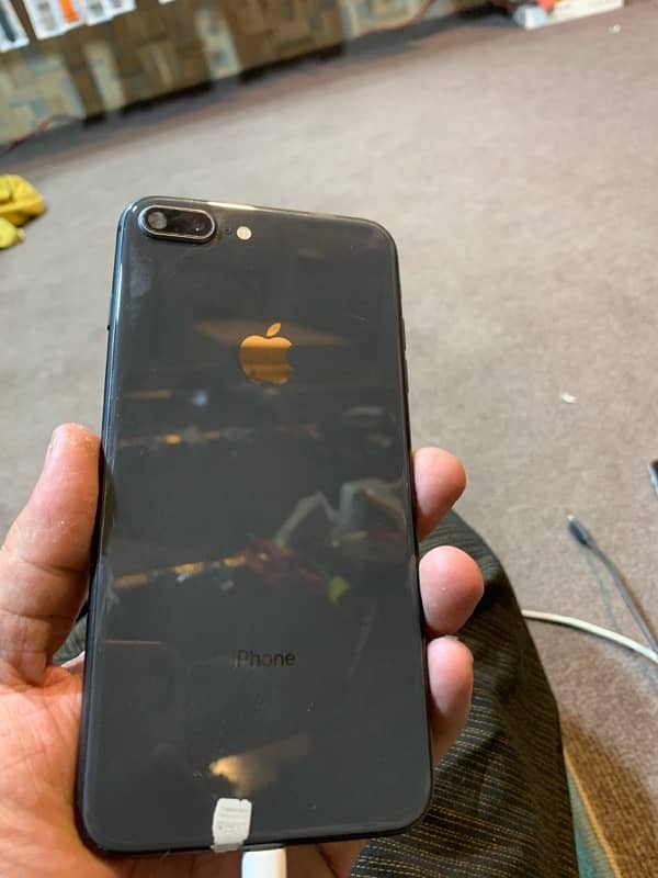 iPhone 8 Plus 0