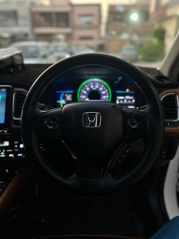 Honda Vezel 2015 6