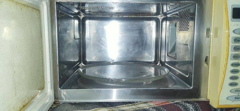 PEL Large Size Steel Body inside, Grill function microwave oven 2