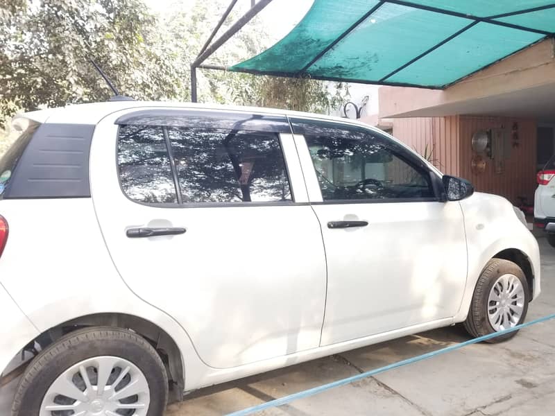 Toyota Passo 2019 in pearl white colour. 5