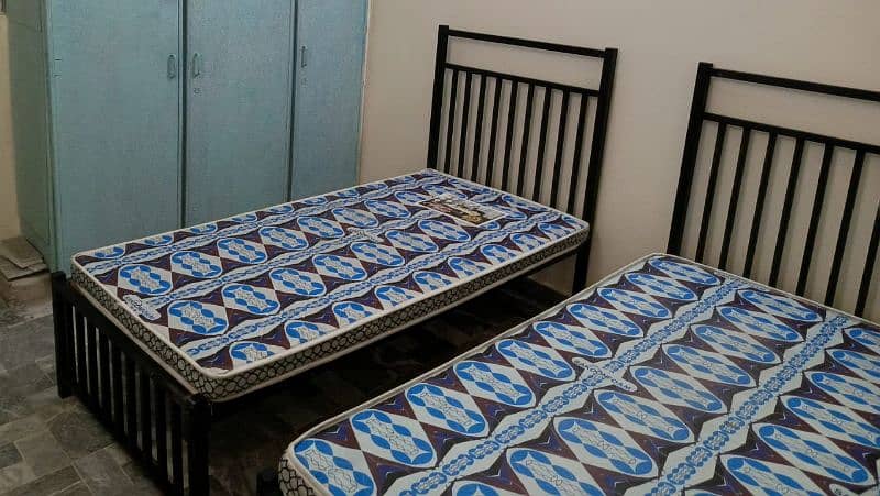 single bed with mattress and solid wood mattress boards 0