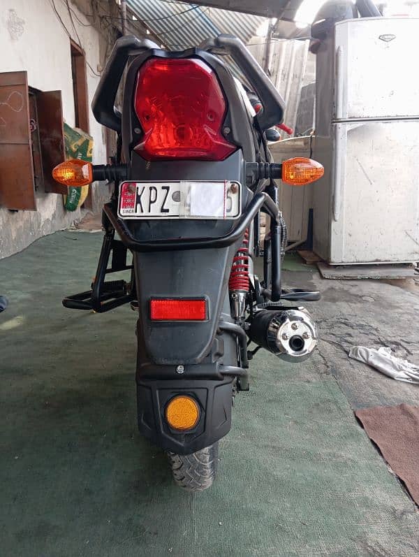 suzukigrsx125cc 2