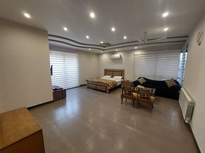 1 Kanal Beautiful Bungalow near Main Boulevard Gulberg 3