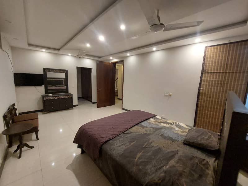 1 Kanal Beautiful Bungalow near Main Boulevard Gulberg 9