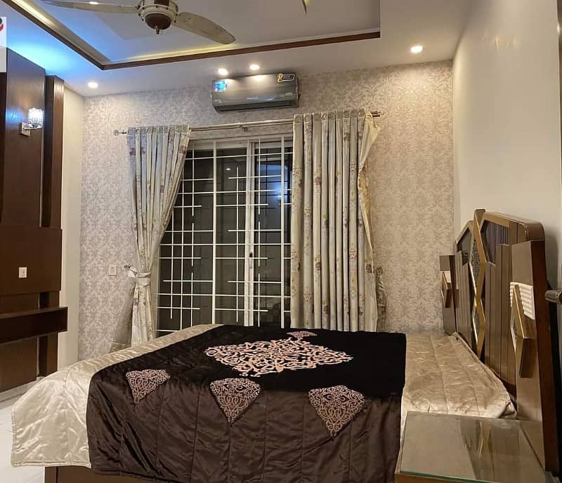 House In Wapda Town Phase 1 - Block E2 Sized 10 Marla Is Available 19