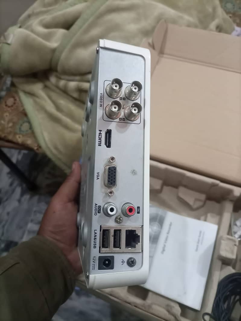 Hikvision 4 chennel dvr urgent sale 2