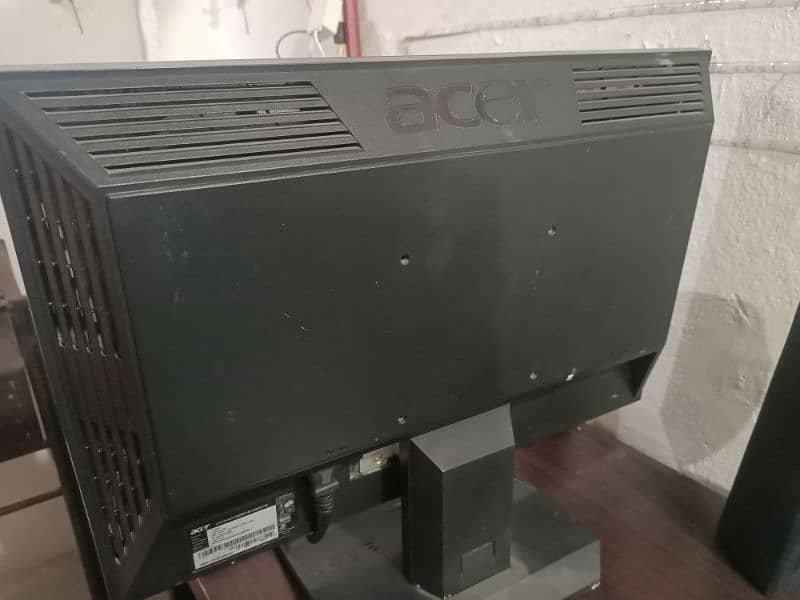 Acer LCD monitor computer desktop all ok. 1