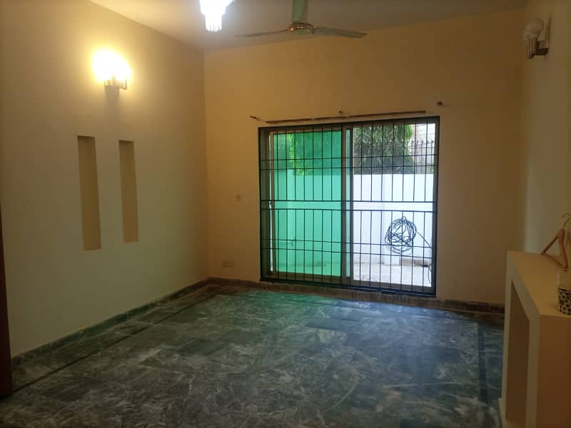 7 Marla well maintained house available for rent ( NEAR DHA PHASE 1) 1