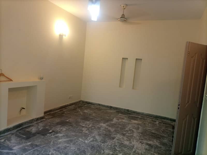 7 Marla well maintained house available for rent ( NEAR DHA PHASE 1) 5