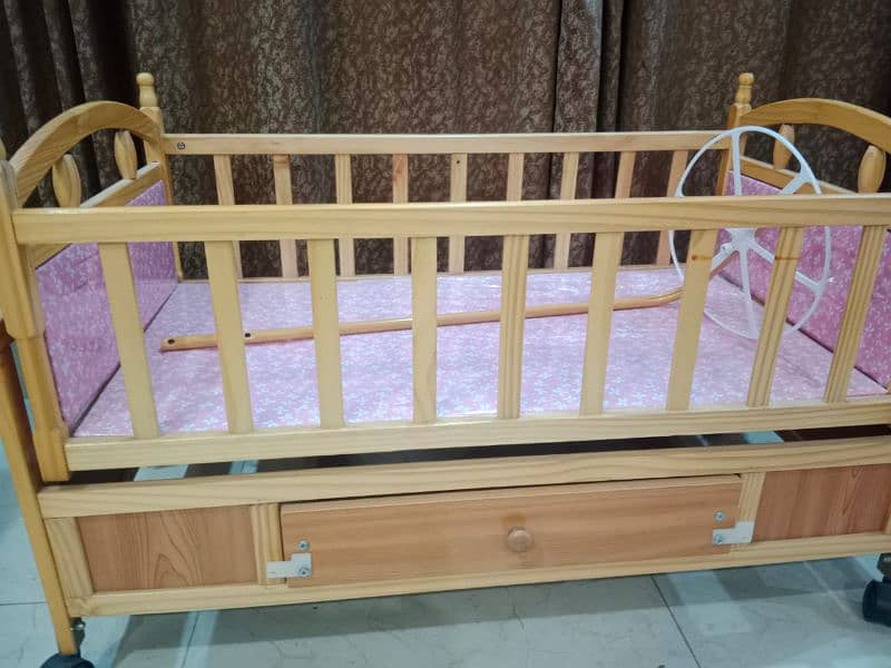 baby swing wooden(New condition) 0