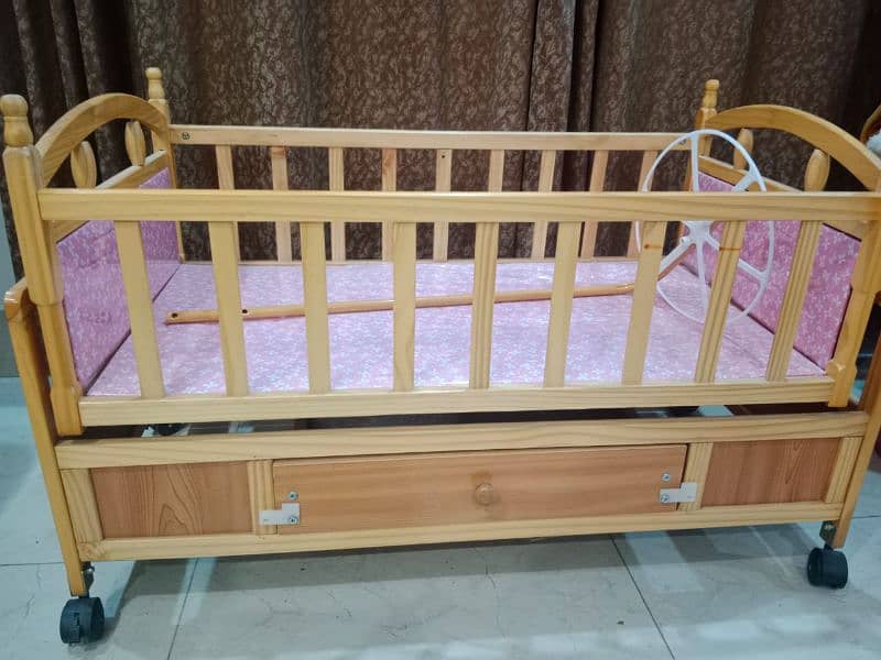 baby swing wooden(New condition) 3