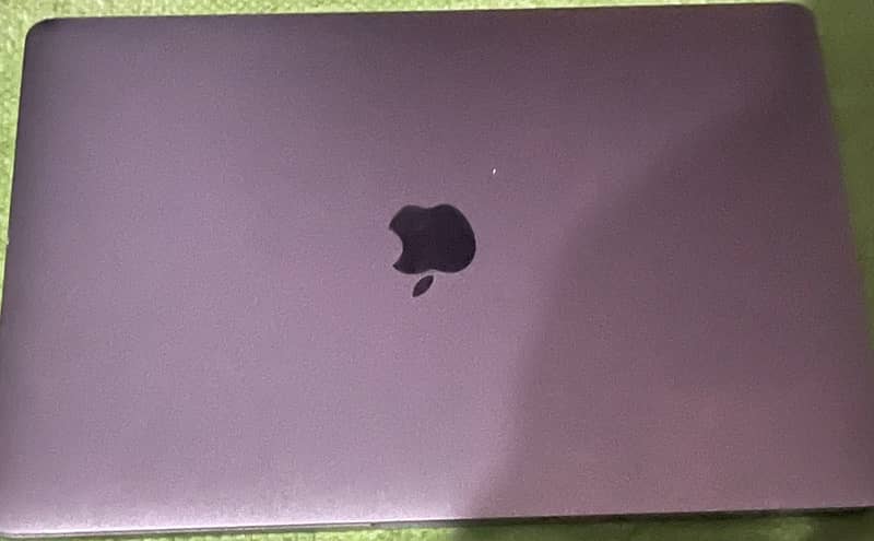 MacBook Pro 2017 13 inch 0