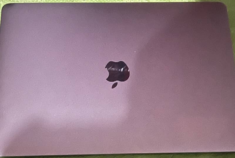 MacBook Pro 2017 13 inch 1