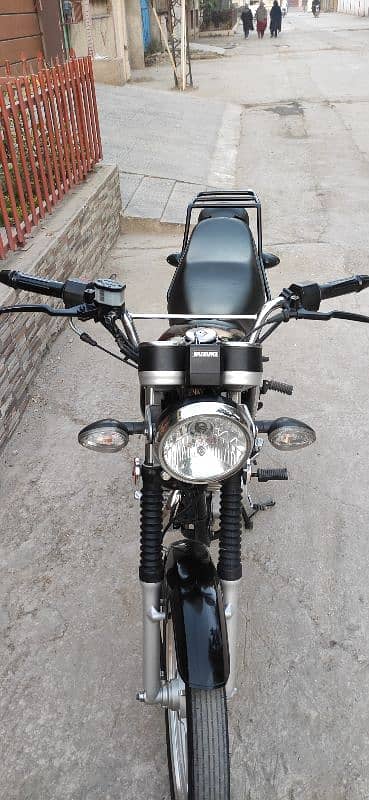 Suzuki GS 150se 5