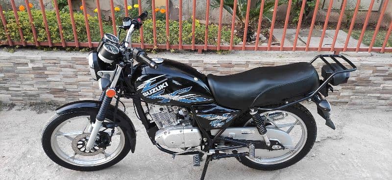 Suzuki GS 150se 9