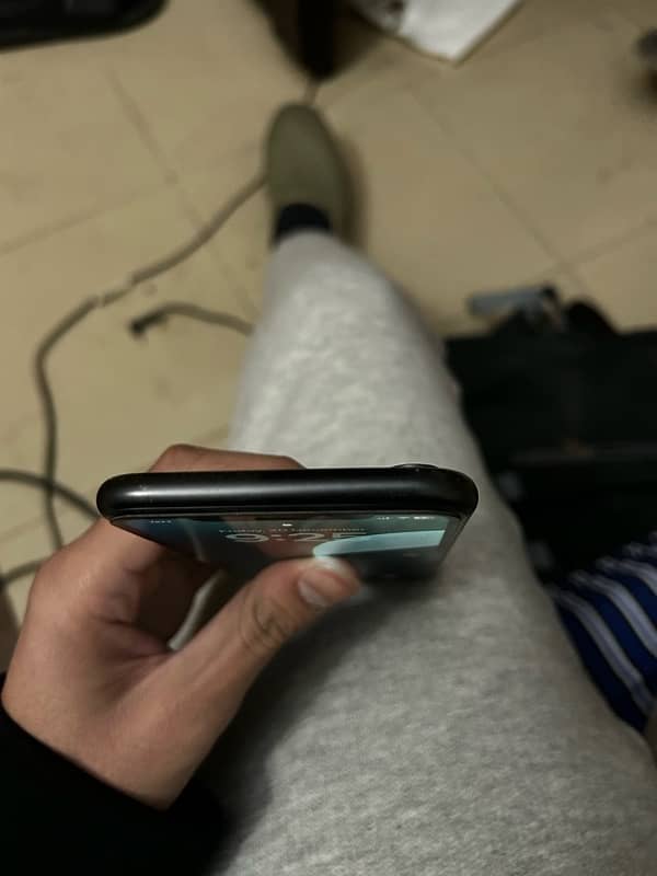 iphone xr 64gb pta approved 5