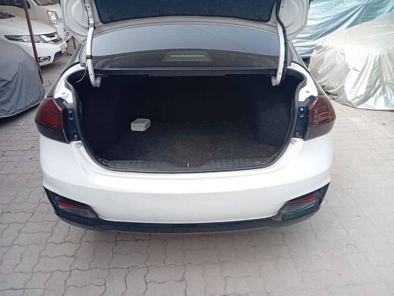 Suzuki Ciaz 2017 White Genuine Automatic 10