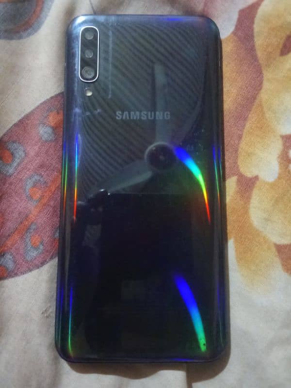 Samsung Galaxy A50 4/128 display finger print best quality camera 0