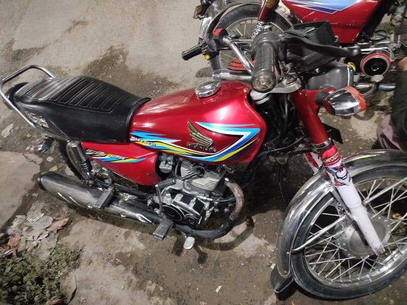 Honda 125 , 18 model all punjab number , original condition 0