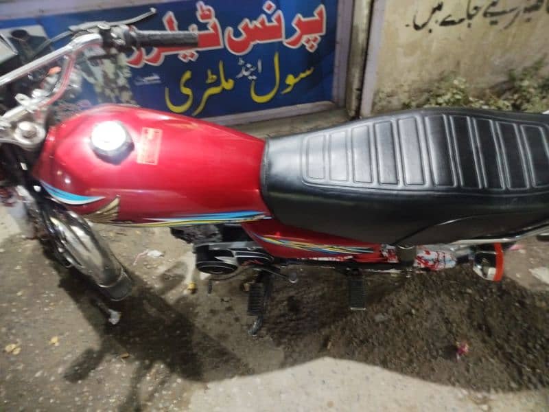 Honda 125 , 18 model all punjab number , original condition 3