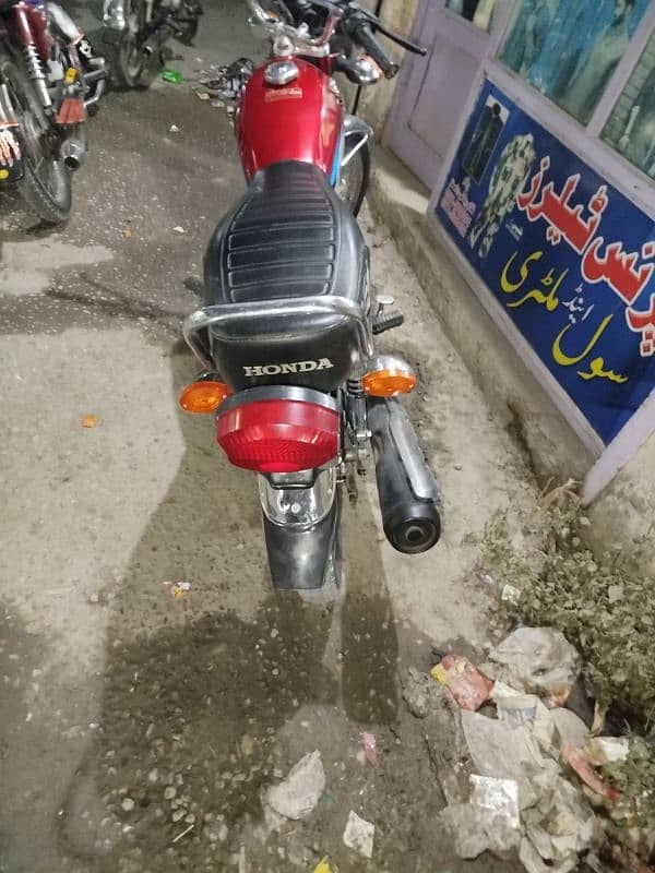 Honda 125 , 18 model all punjab number , original condition 5