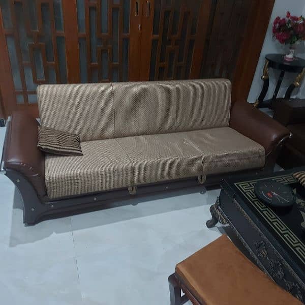 sofa set. 4