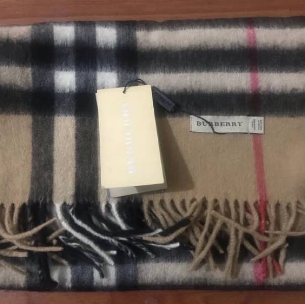 Giant Burberry Icon Cashmere Scarf 1