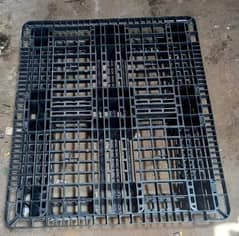 plastic pallets