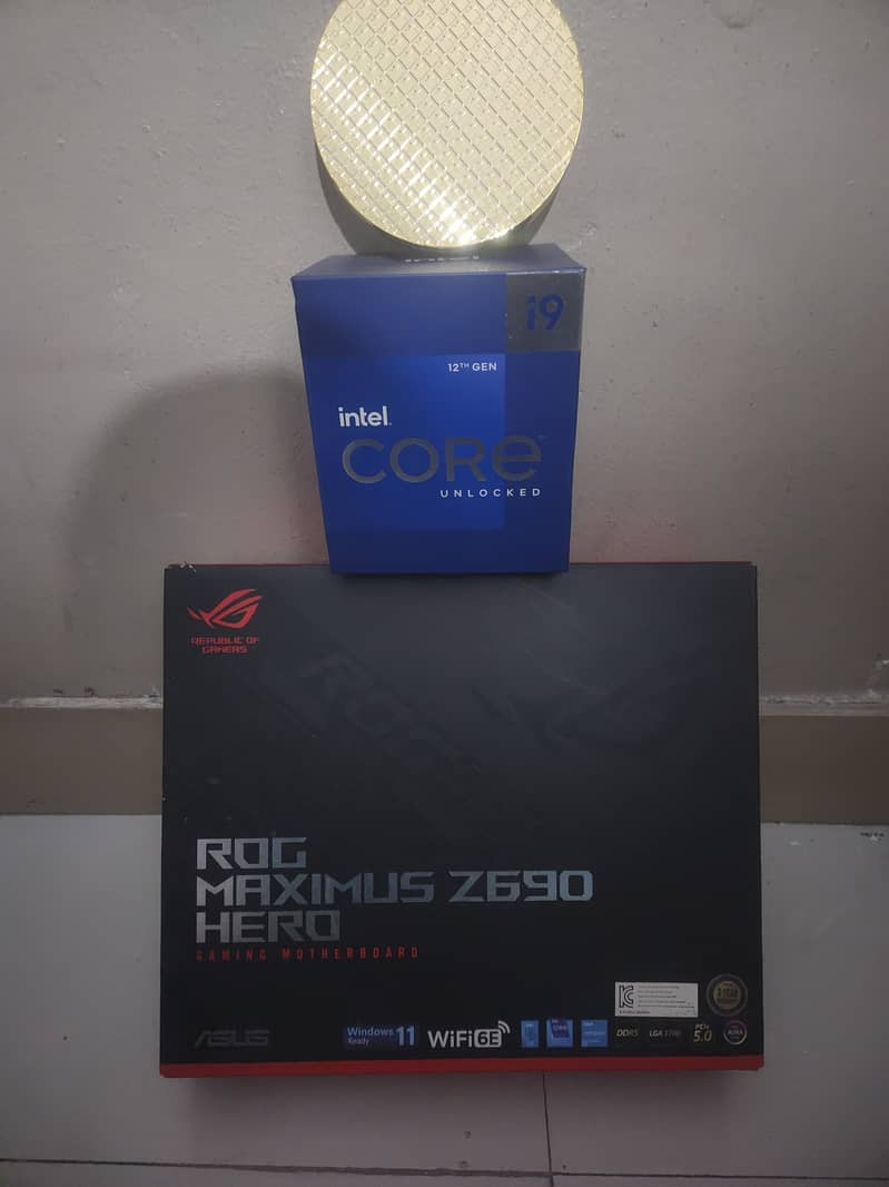 Intel® Core™ i9-12900K With ROG MAXIMUS Z690 HERO 0