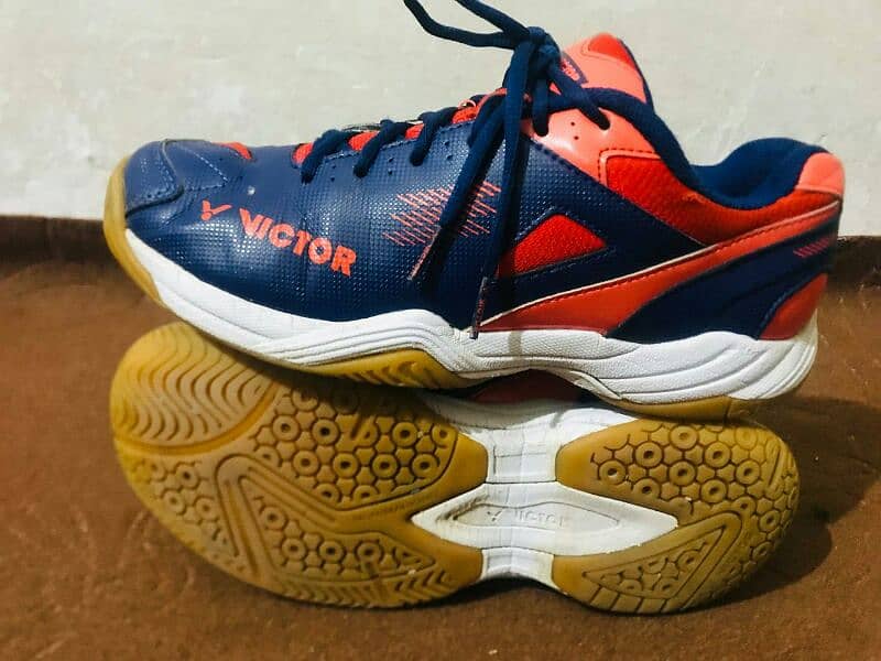 Badminton ( victor) shoes 0