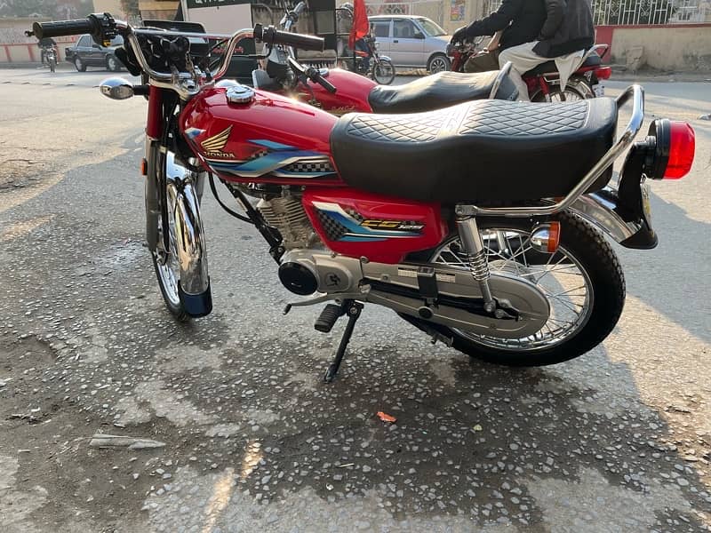 honda. 125 lush condition 2