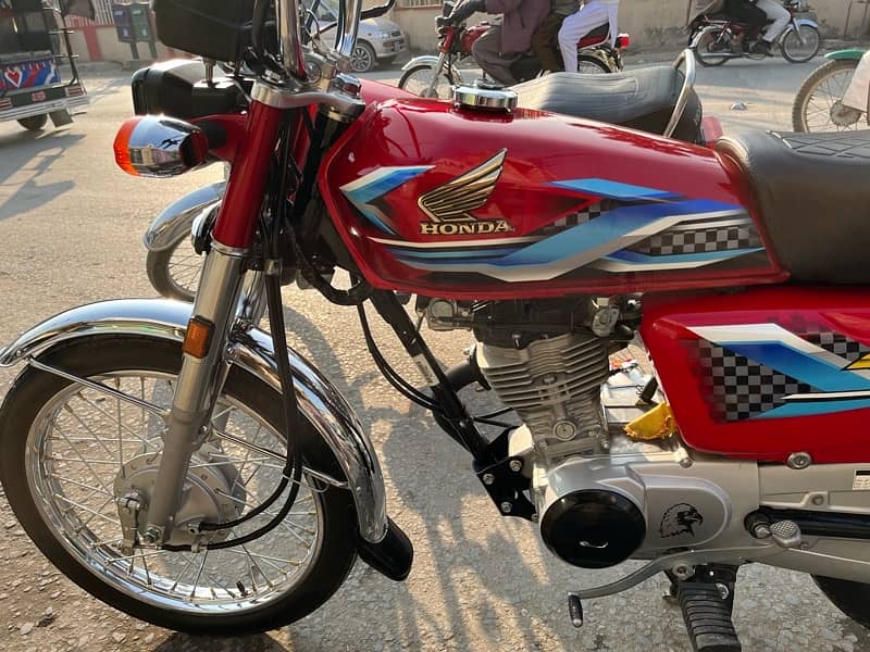 honda. 125 lush condition 4