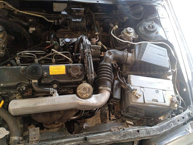 Nissan Sunny 2000 Diesel 13