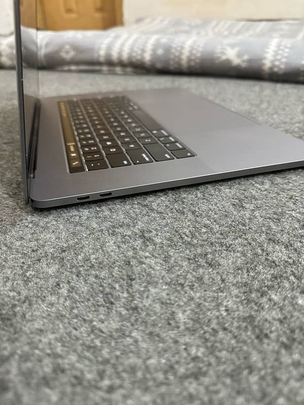 MacBook Pro 2019 | Core i9 | 32/512 | 15.4 INCH 5