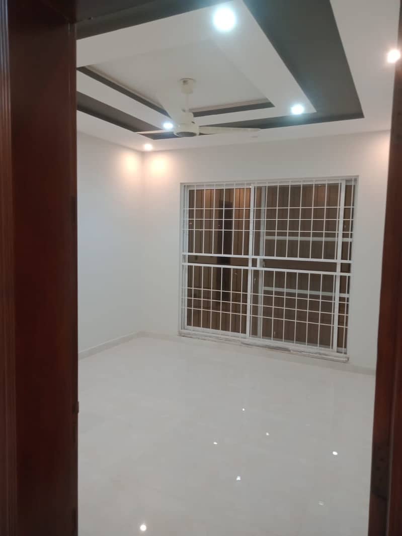 BRAND NEW HOUSE OF ONE KANAL AVAILABLE FOR RENT IN BAHRIA ORCHARD 25