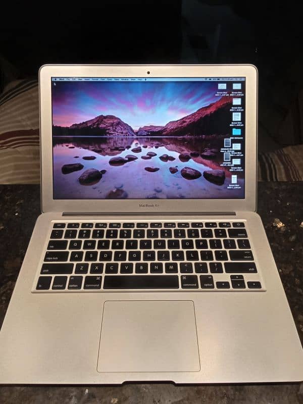 MacBook Air 2015 256GB SSD, 4GB Ram, Core i5 0