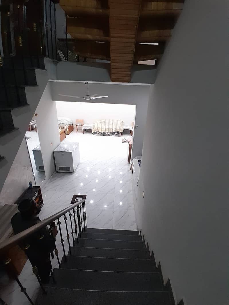 FURNISHED HOUSE ONE KANAL WITH BASEMENT AVAILABLE FOR SALE AT ATTRACTIVE PRICE 5