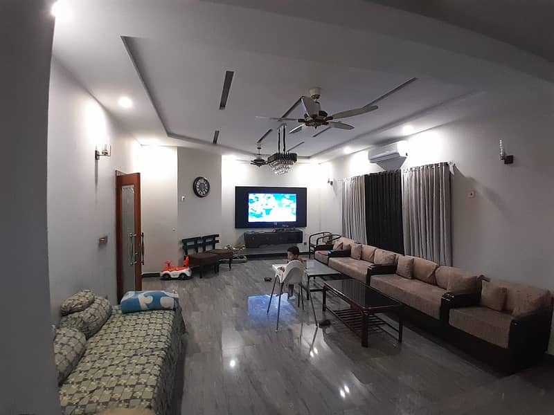 FURNISHED HOUSE ONE KANAL WITH BASEMENT AVAILABLE FOR SALE AT ATTRACTIVE PRICE 10