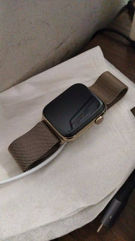 Apple Watch Series 6 GPS+Cellular 44mm Gold Stainless Steel 0