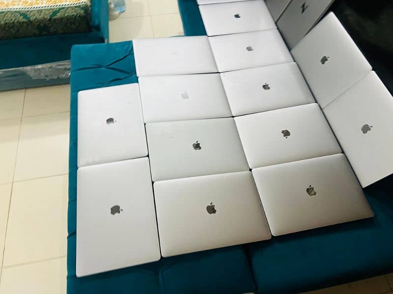 NEW YEAR OFFER 16 INCHES  (MACBOOK PRO 2019 CORE i7 (16/512) 3