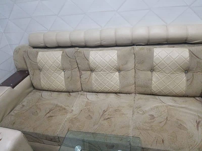 Elegant & Comfortable Sofa Set – Perfect for Your Home 4