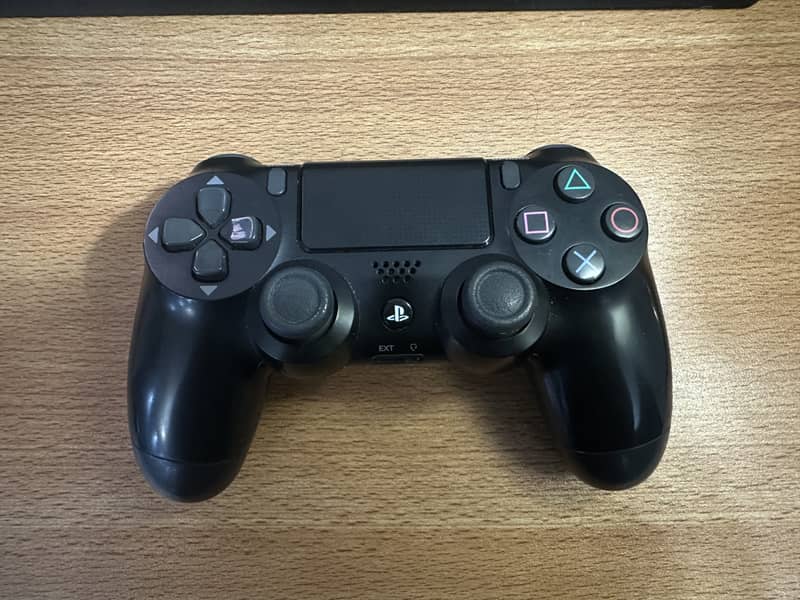 PlayStation 4 pro 1tb 5