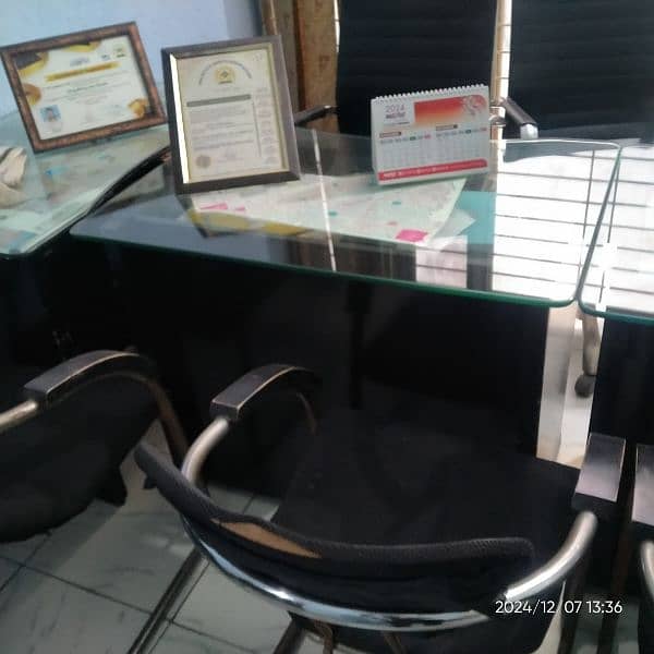 Office Saman available office table 2