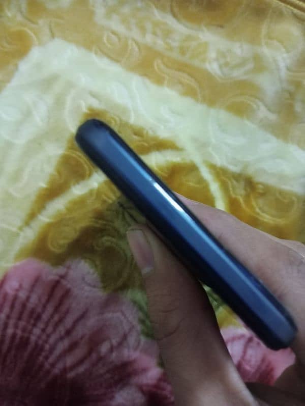 selling phone tenco camon 18t 4