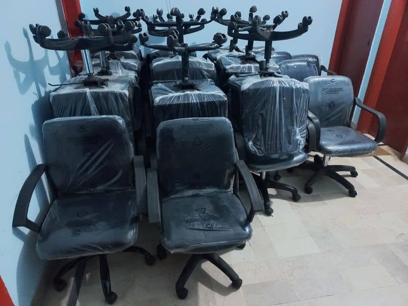 Slightly Use Office Chairs Available 0