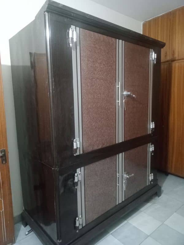 steel paiti safe wardrobe almari almirah like new 0